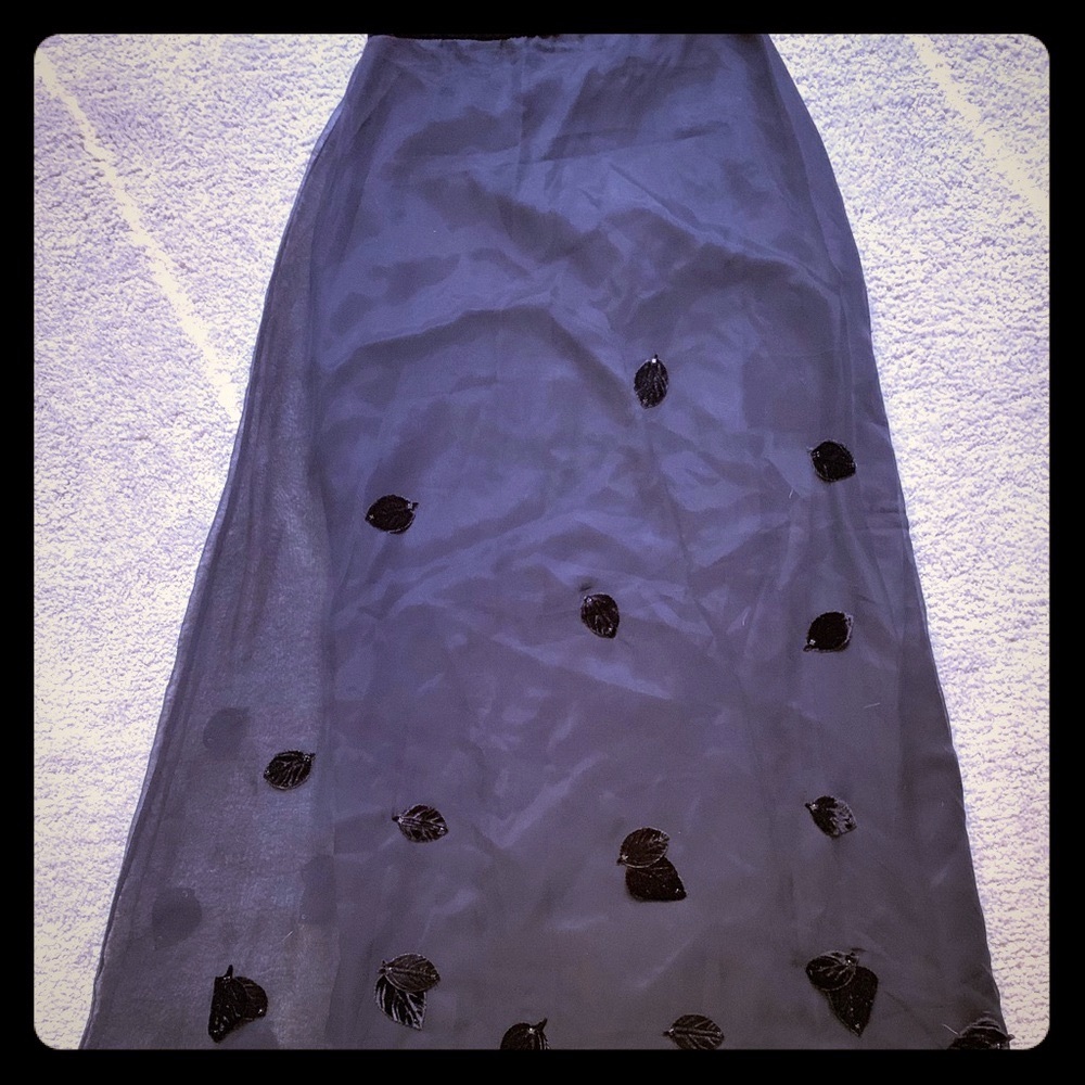 Long black lined chiffon skirt velvet flowers 4
